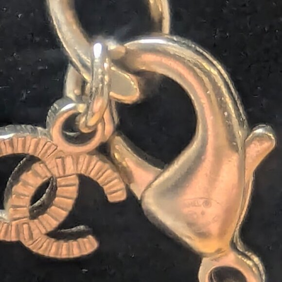 Chanel Long Pearl Necklace - Picture 5 of 5